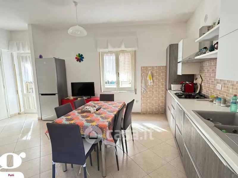 Salle à manger - Seaside Apartment with Terrace in Gioiosa Marea