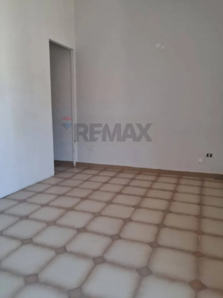 Toad - Unfurnished Flat with Balcony in Favara