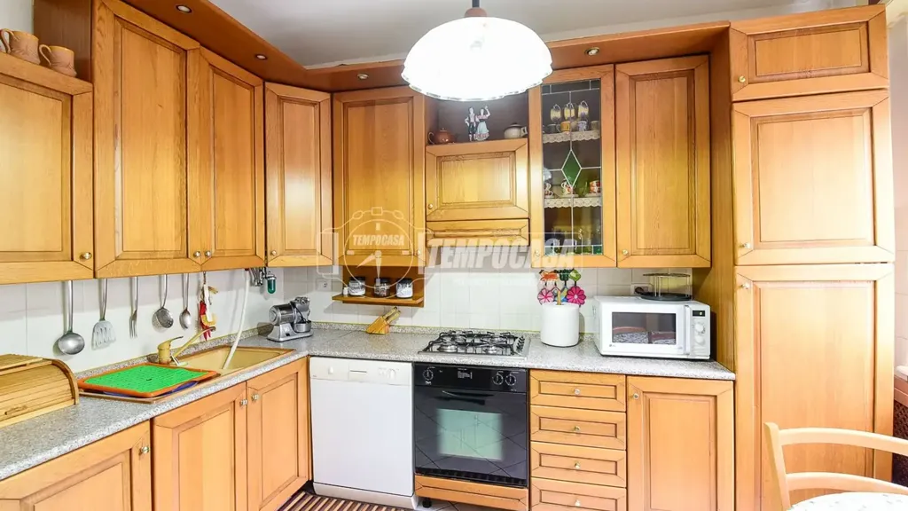 Cuisine - Terrace Flat in Albese Con Cassano