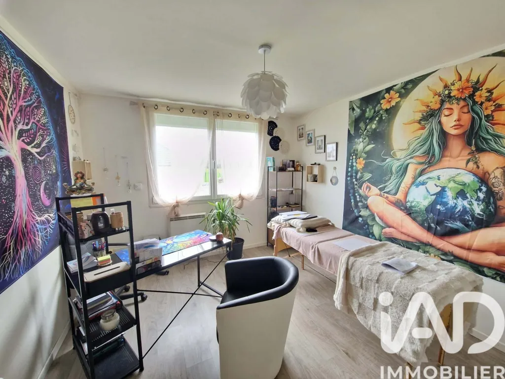 Magamistoad - 5-Piece House with Balcony in Amilly