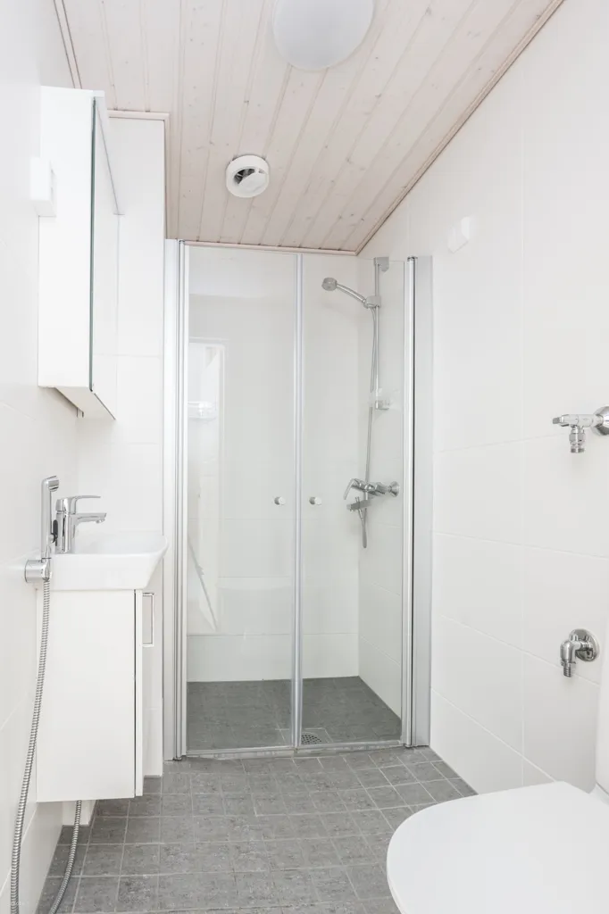 Bathrooms - One-Bedroom Flat with Large Balcony in Salo Centre