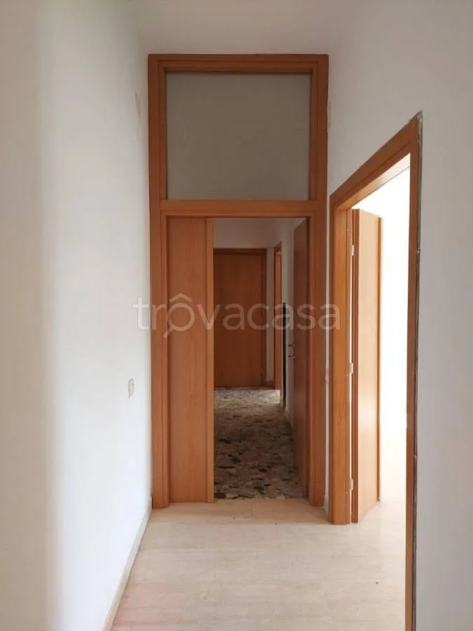 hallway_entrance