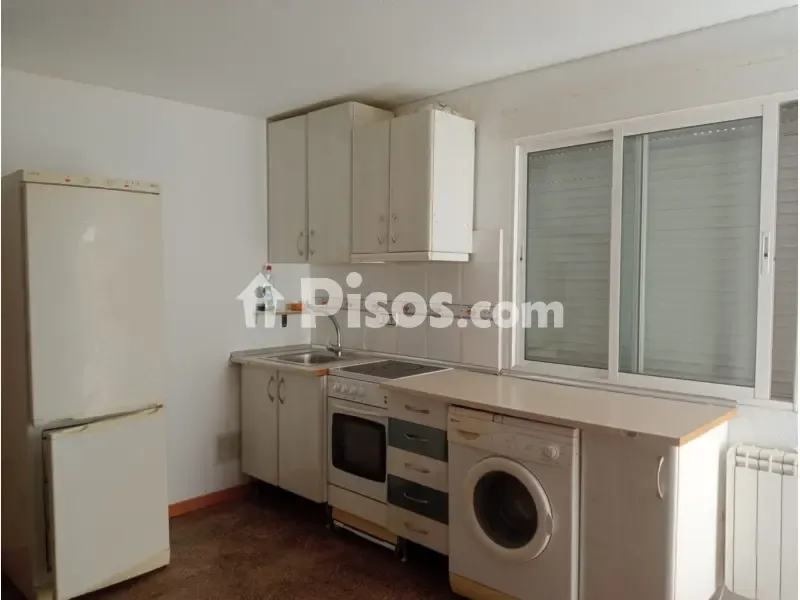 Cuisine - Ample Ground Floor Apartment in Plaza de Puerta de Viñas