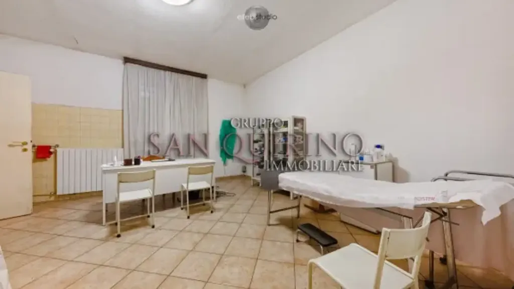 Bureau - Luxury Villa with Private Garden in Maranello