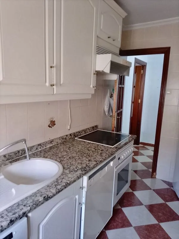 Köök - Spacious Flat with Balcony in Coria del Río