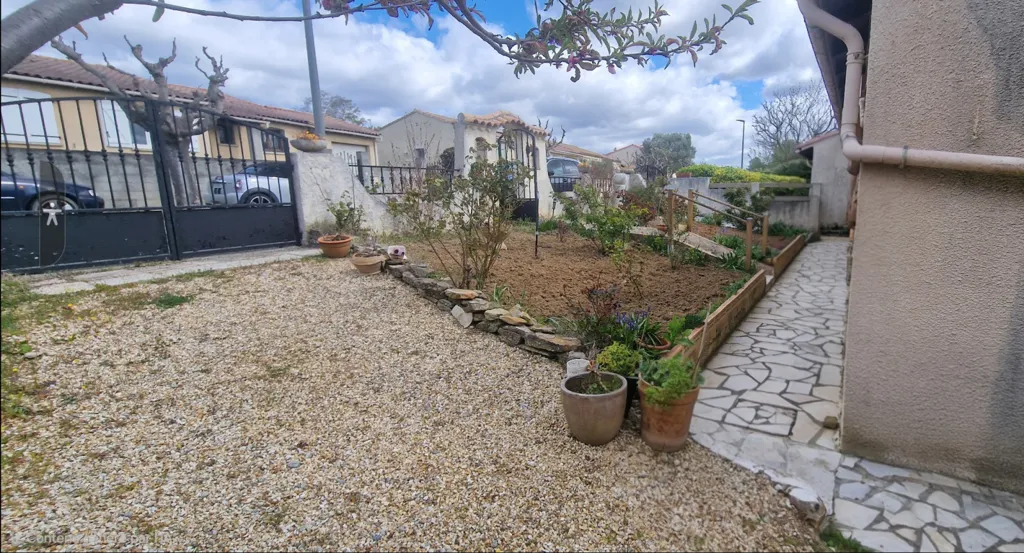 Giardino - House with Pool and Veranda in Pennautier