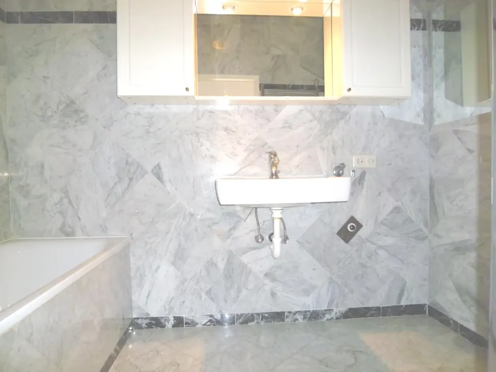 Bathrooms - Penthouse with Terrace in Unter St.Veit, Hietzing