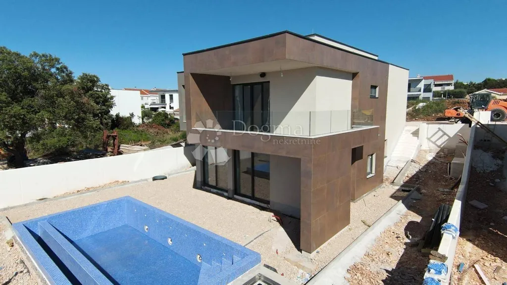 Piscine - Modern Villa with Sea View in Nin