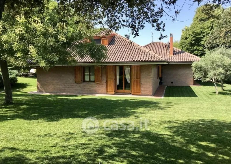 Aed - Semi-Independent Villa with Garden in Ancona