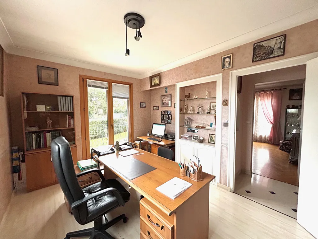Bureau - Maison de Plain-Pied avec Terrain Arboré à Orvault
