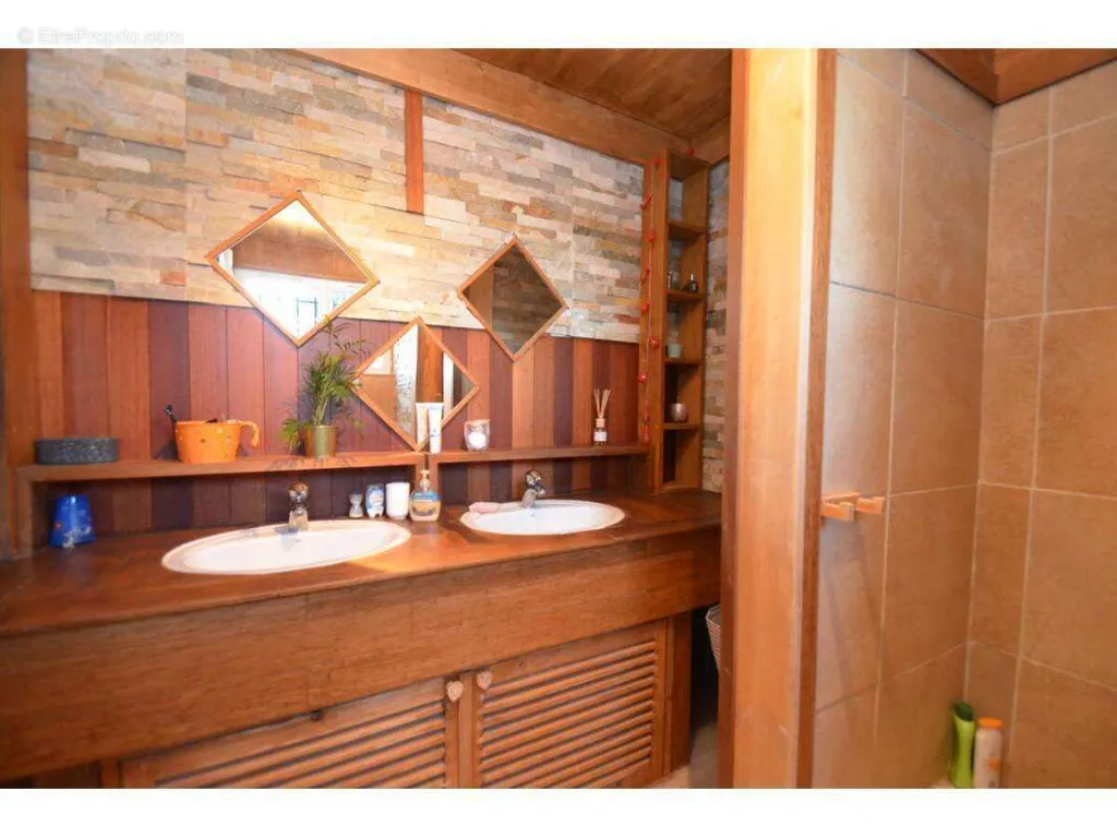 Vannitoad - Spacious House with Terraces in Coutras