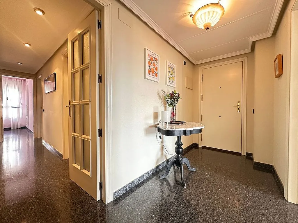 Entrée - Furnished Flat with Balcony in Mestalla