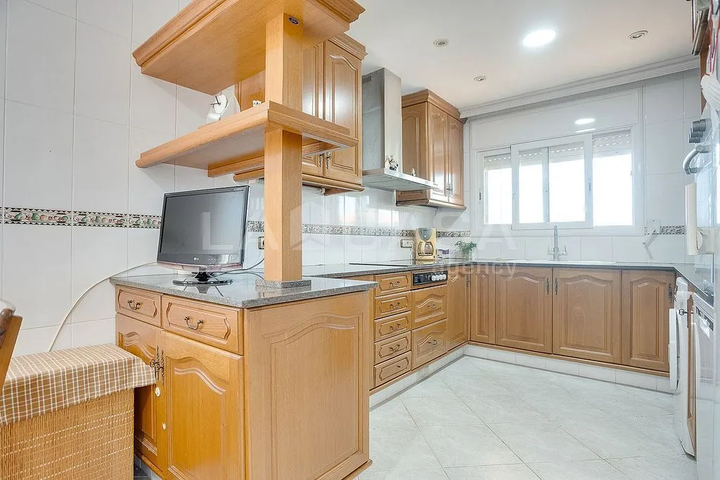 Cuisine - Chalet with Terrace in Santa Eulàlia de Ronçana
