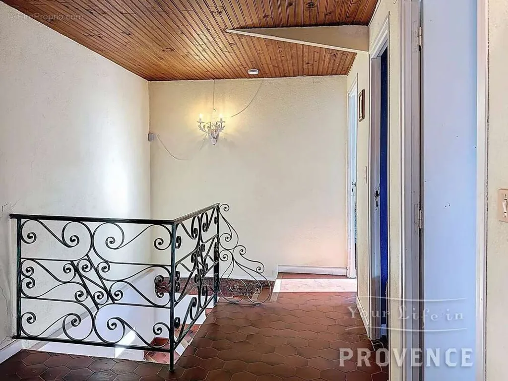 Toad - 18th Century House with Pool in Lorgues