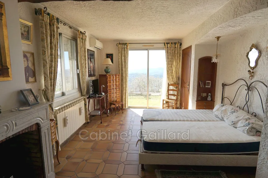 Chambres - Villa avec Vue Panoramique à Spéracèdes