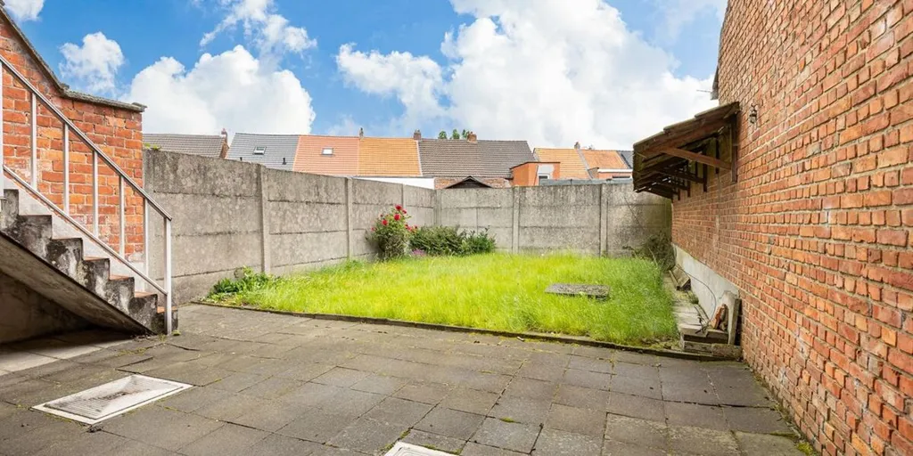 Aed - Renovatable Maisonette in Temse with Garden