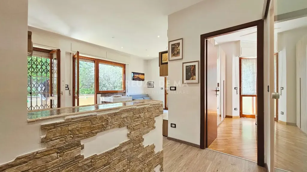 hallway_entrance