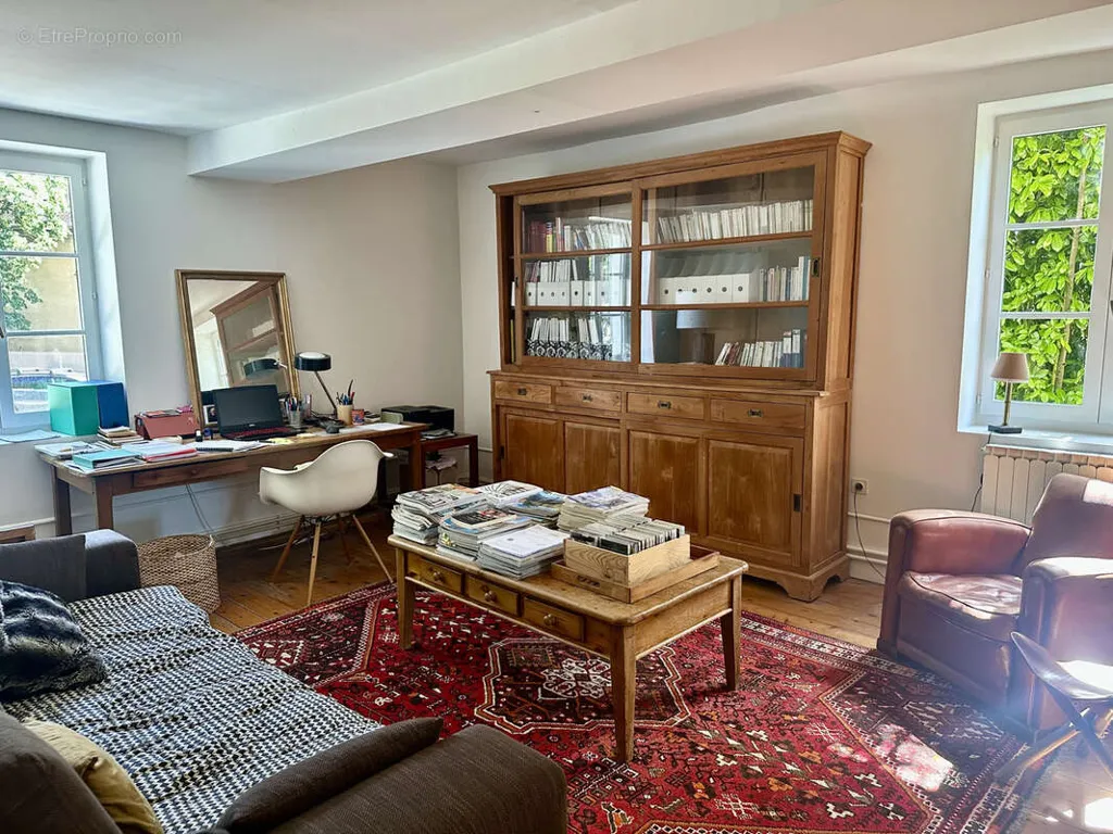 Maison 9 pièces à Tassin-La-Demi-Lune