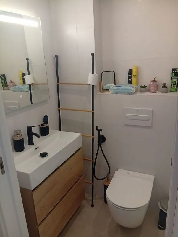 Salles de bain - Furnished Flat with Outdoor View in City Centre