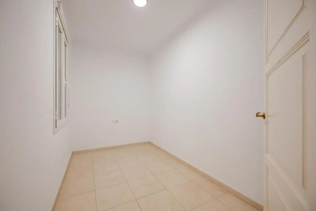 Toad - Duplex with Balcony in Eixample Sud, Girona