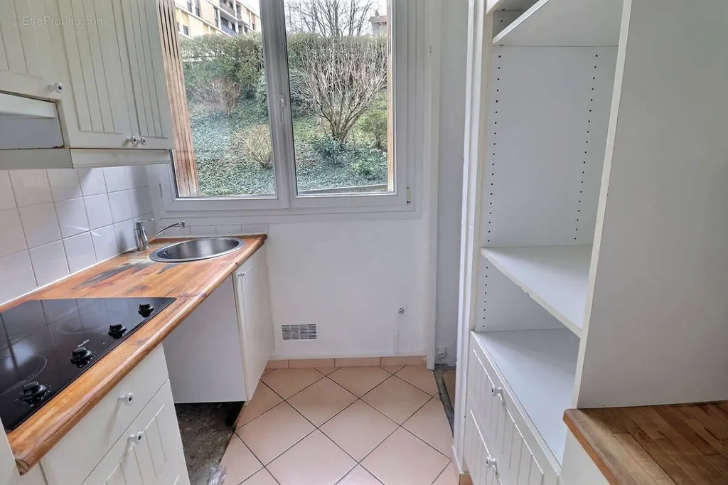 Cucina - 2-Bedroom Apartment with Parking in Chaville
