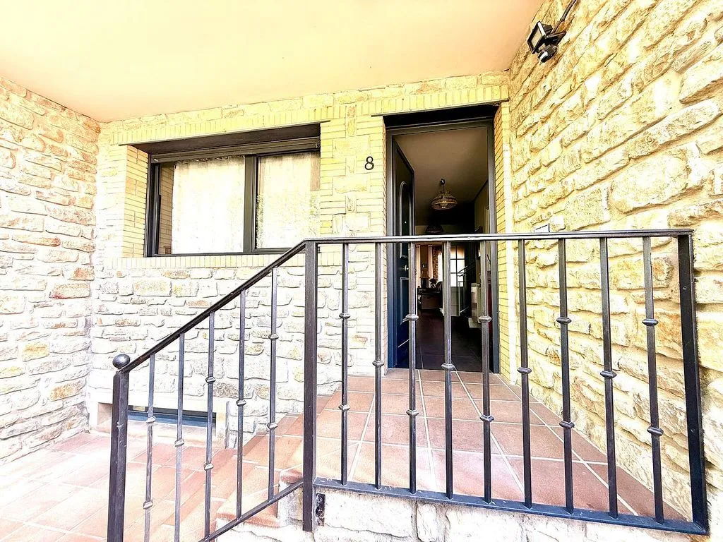 Rooms - Terraced Semi-Detached House in Aranguren