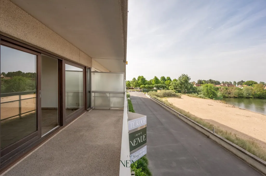 Balkon - Bright Apartment with Terrace in Duinbergen