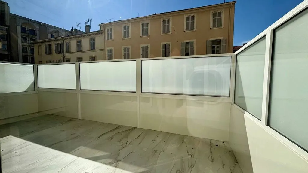 Rõdu - 2-Bedroom Apartment with Sea View in Cannes Croisette