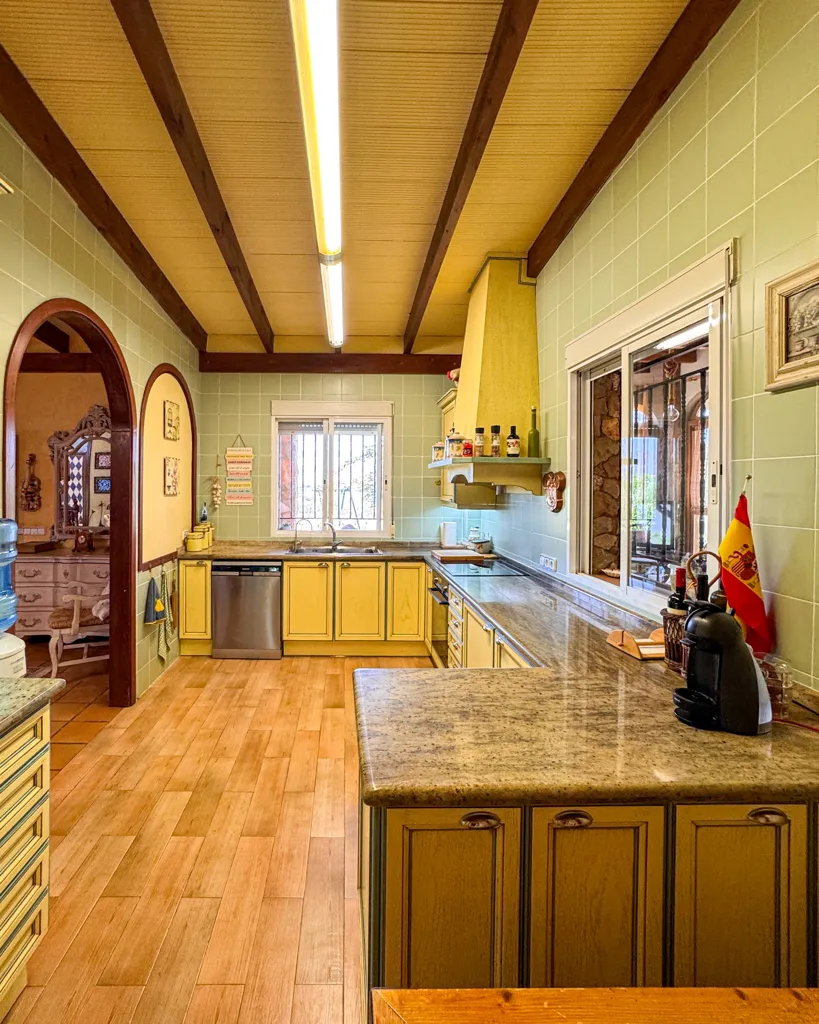 Köök - Rustic Chalet with Olive Grove in Segorbe