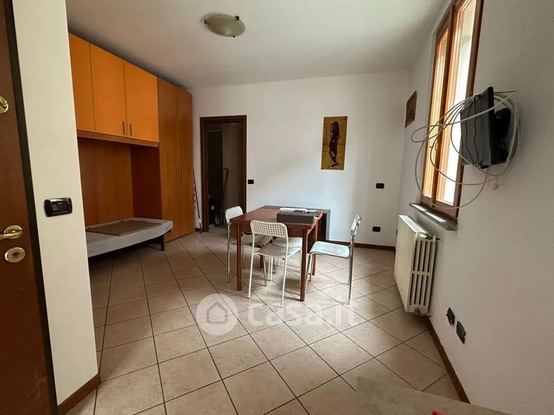 Söögituba - Studio Flat with Balcony in Oleggio