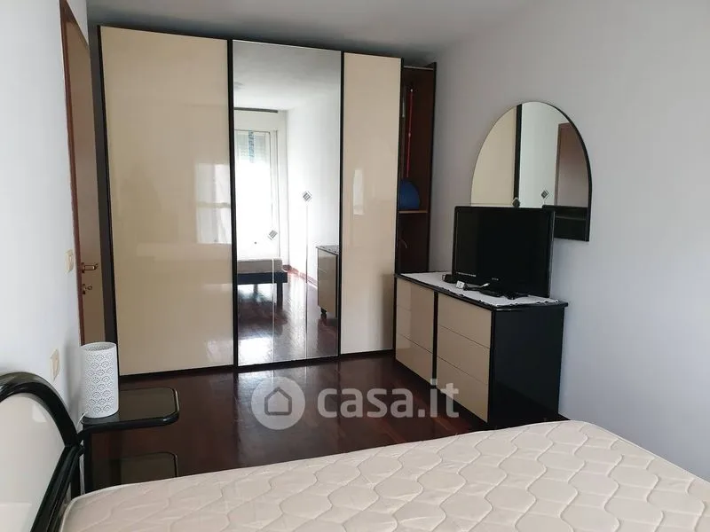 Dormitorios - Three-Bedroom Flat with Private Courtyard in Monfalcone