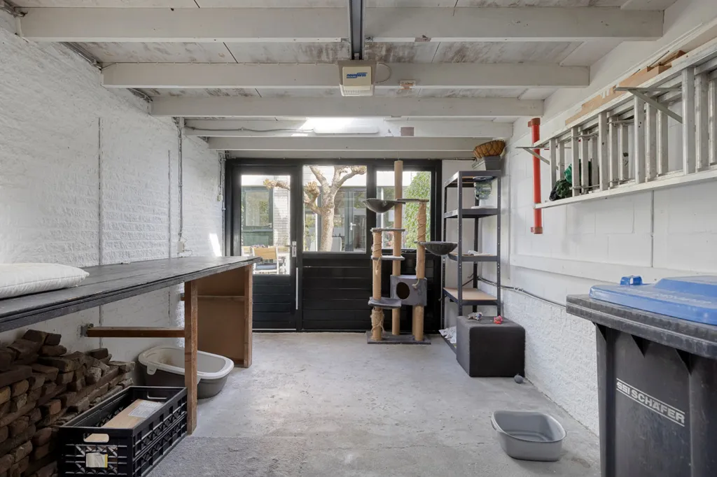 Pesuköök - Renovated Townhouse with Garden in Residential Area
