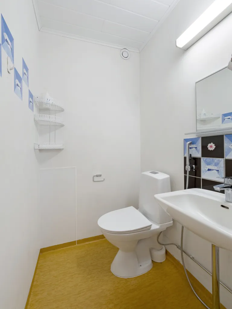 Salles de bain - Modernised Terraced House with Sauna in Joensuu