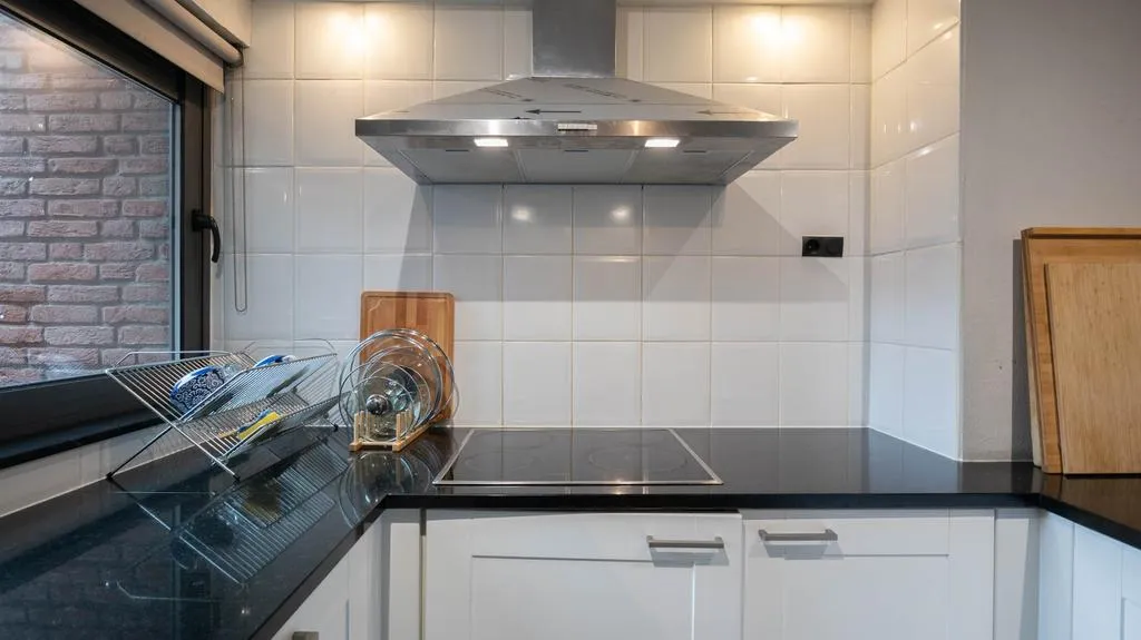 Cuisine - House with Waterfront Access in Leiden