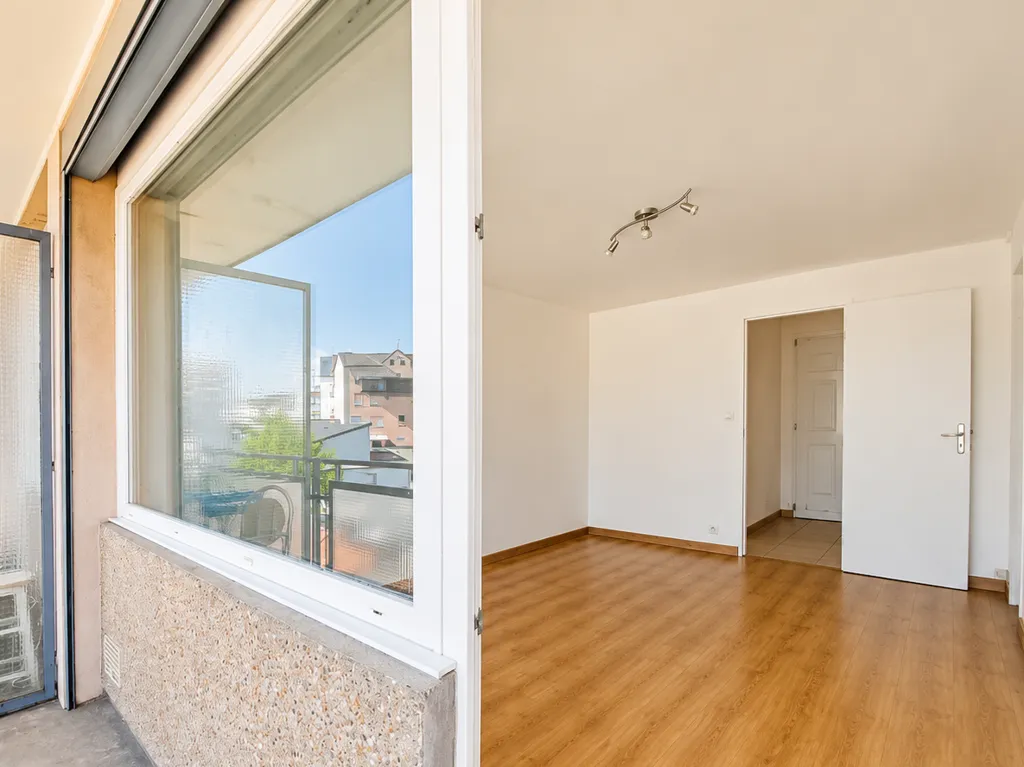Balcone - 2-Bed Apartment with Balcony in Tarbes