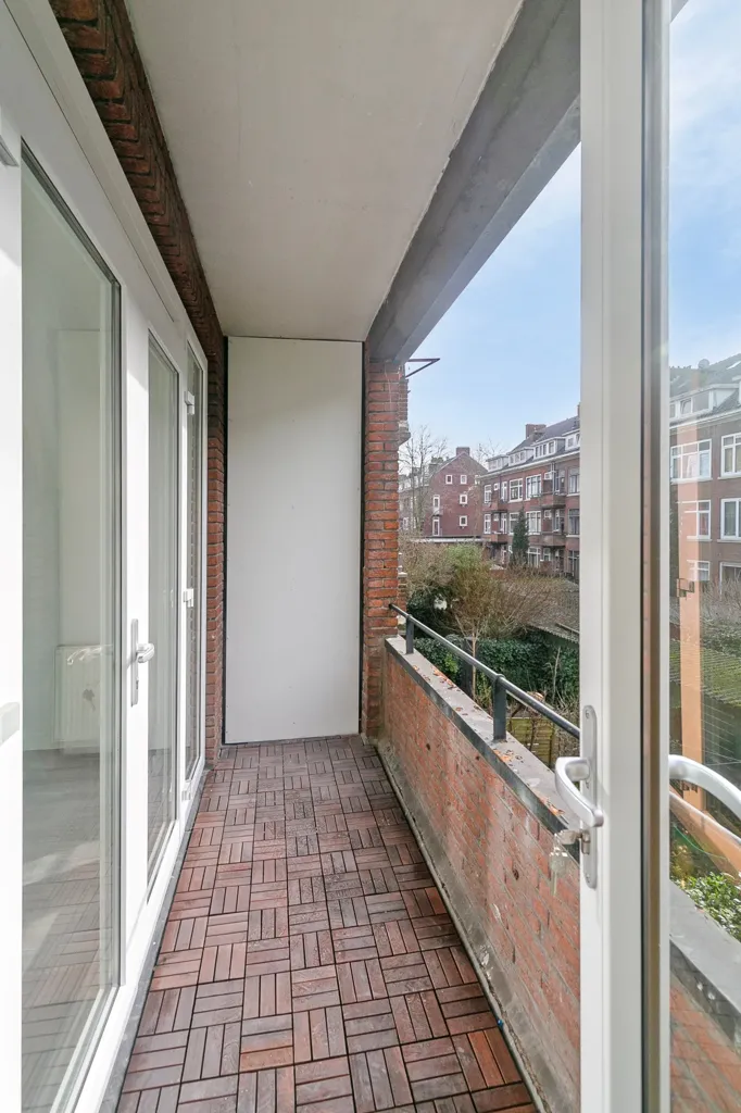 Balcon - Fully Renovated 6-Bedroom Apartment in Rotterdam