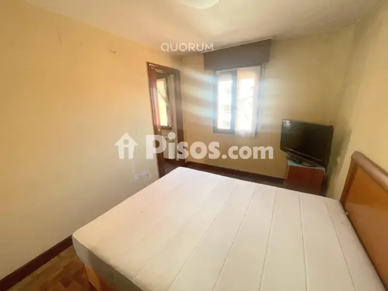Bedrooms - Bright Apartment with Terrace near Basarrate Metro