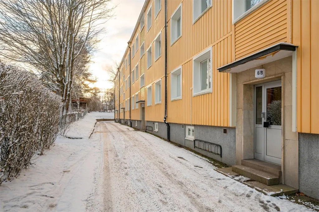 Välivaade - Apartment with West-Facing Balcony in Sandviken