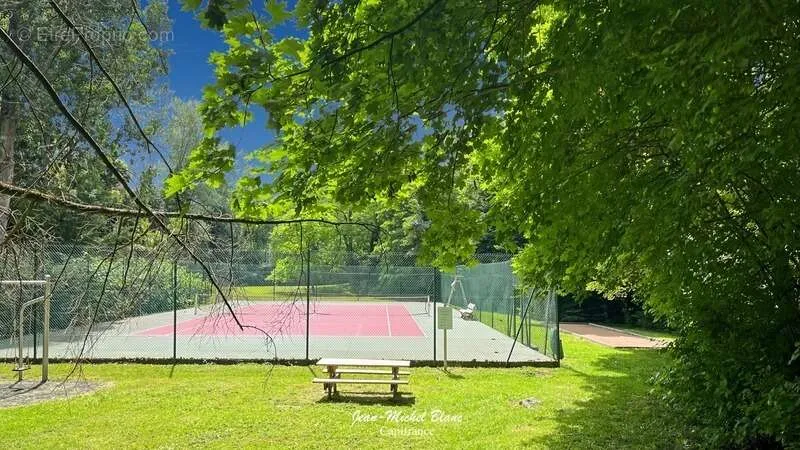 Aed - Family Flat with Park in Écully