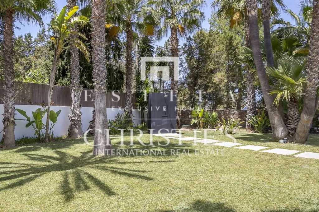 Jardin - Modern Villa with Pool near Ibiza Beaches