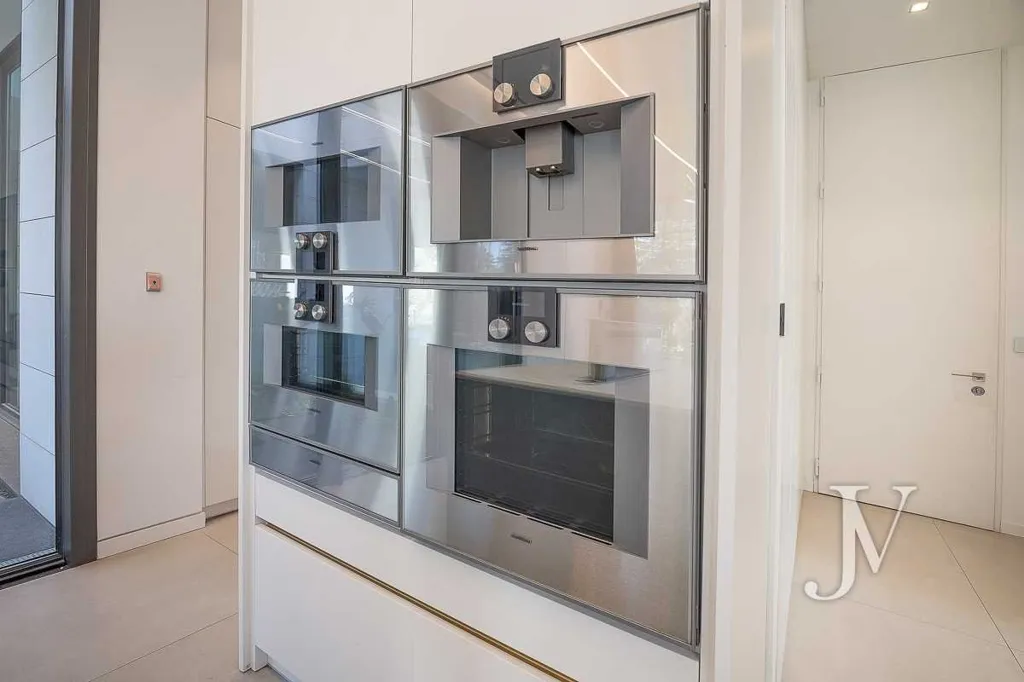 Cuisine - Modern Villa with Pool in Parque Conde de Orgaz