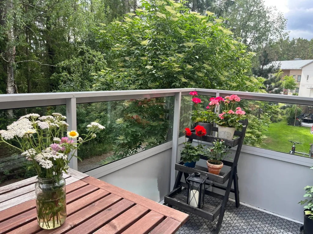 Balcone - Apartment with Garden View in Älta