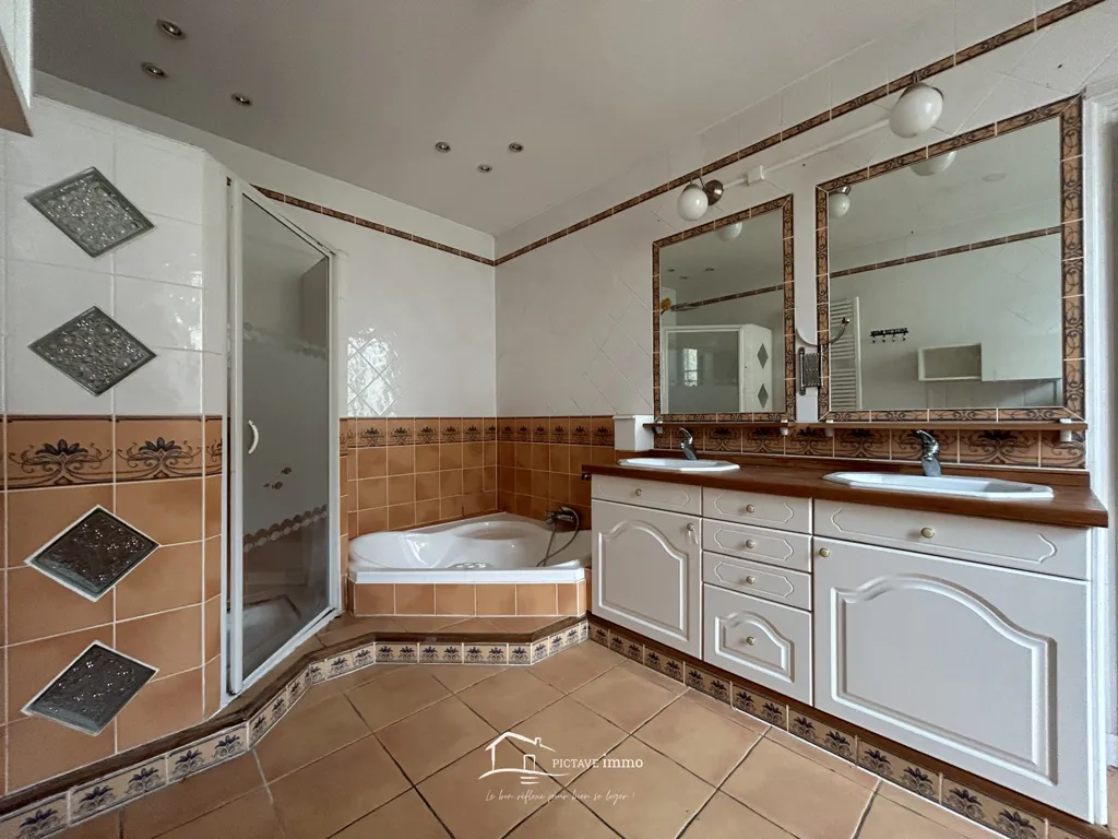 Vannitoad - Townhouse with Garden View in Lusignan