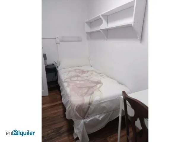 Magamistoad - Furnished Flat with Balcony in Gros