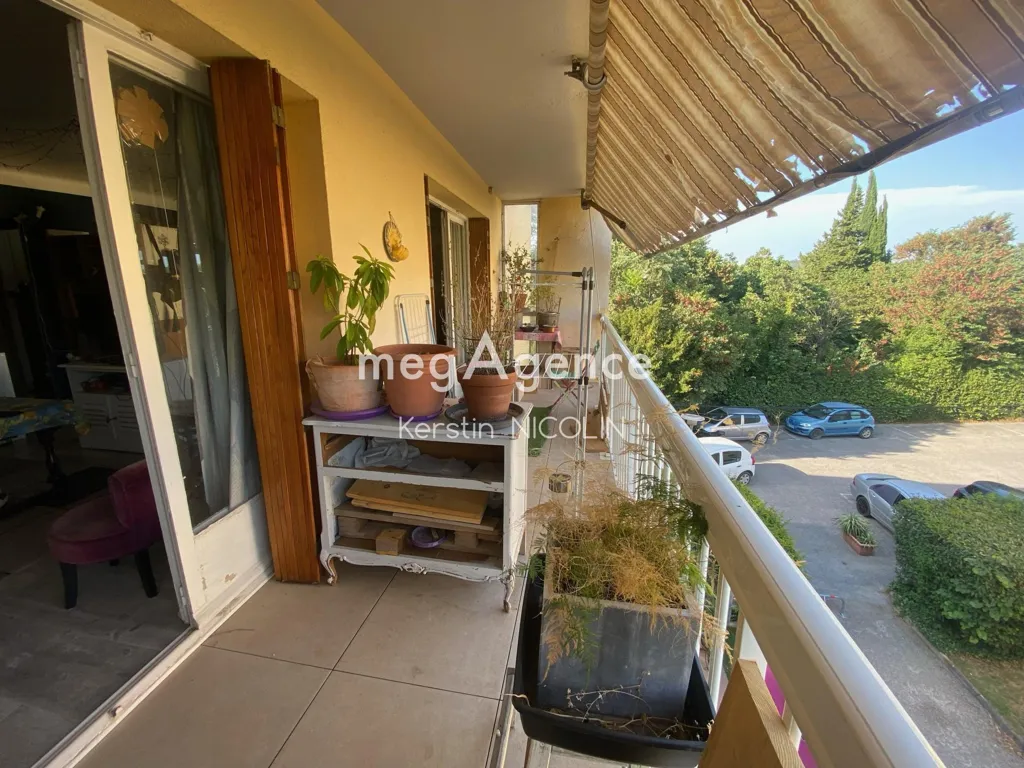 Balcone - Apartment with Balcony in Brignoles