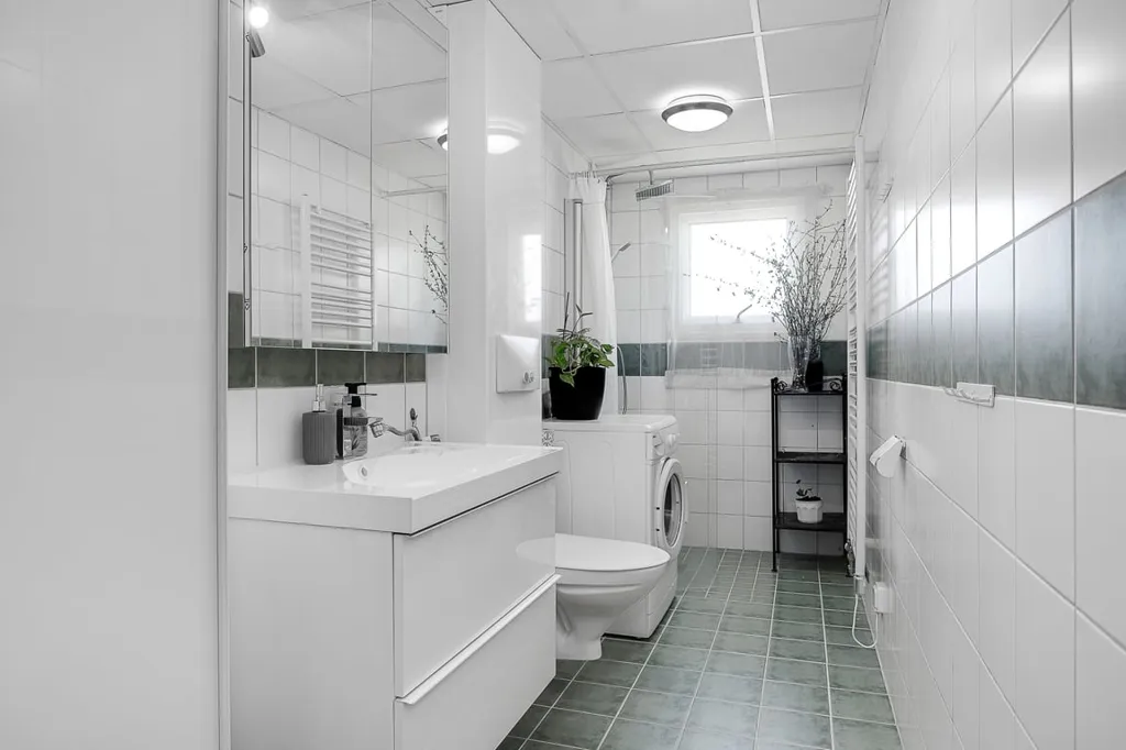 Vannitoad - Renovated Flat with Glass Balcony in Kalmarhus