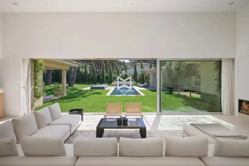 Séjour - Villa Luxueuse avec Piscine à Saint-Tropez