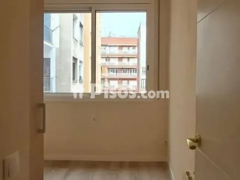 Toad - Reform Apartment with Balcony in Eixample