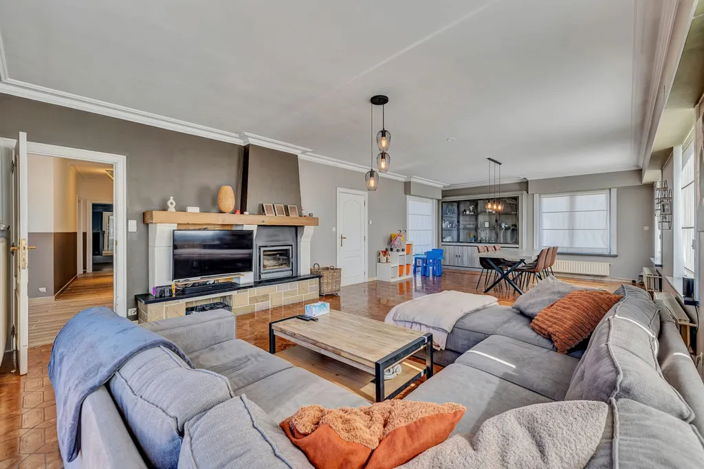 Elutuba - Spacious House with Undercroft in Markegem