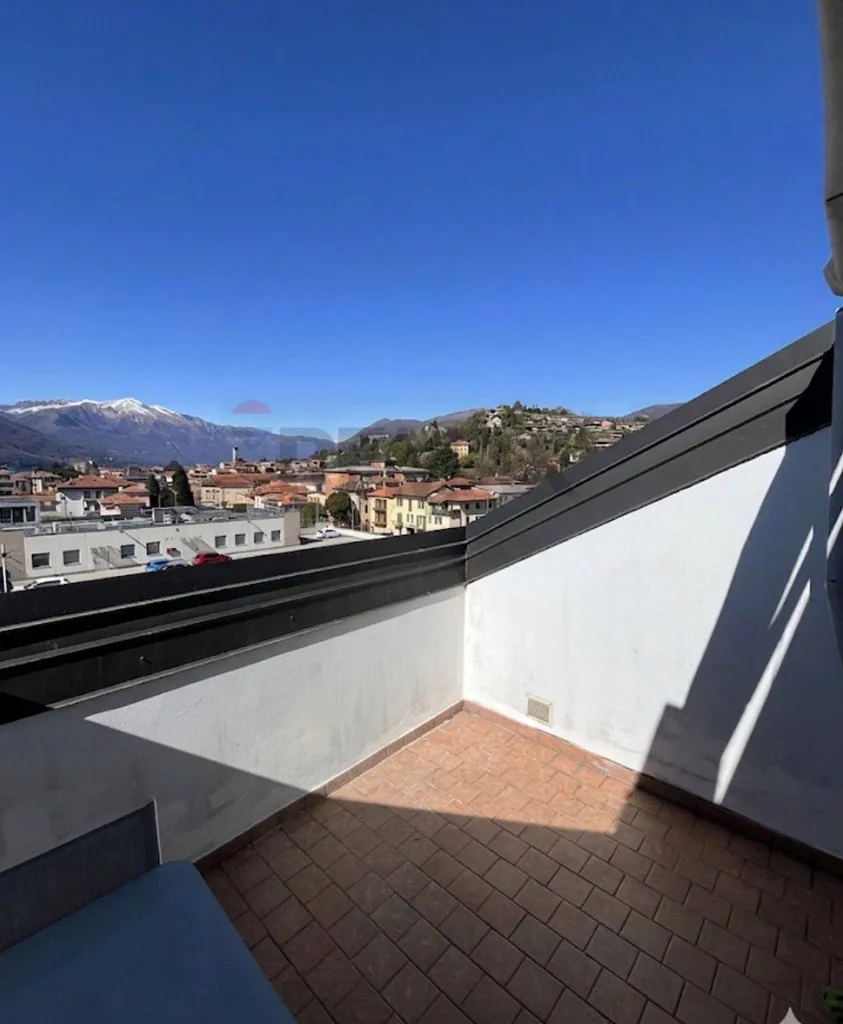 Terrass - Panoramic Attico with Terrace in Luino